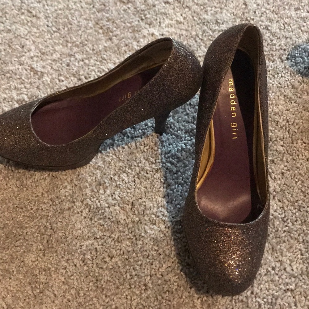 Shoes - Picture 2 of 2